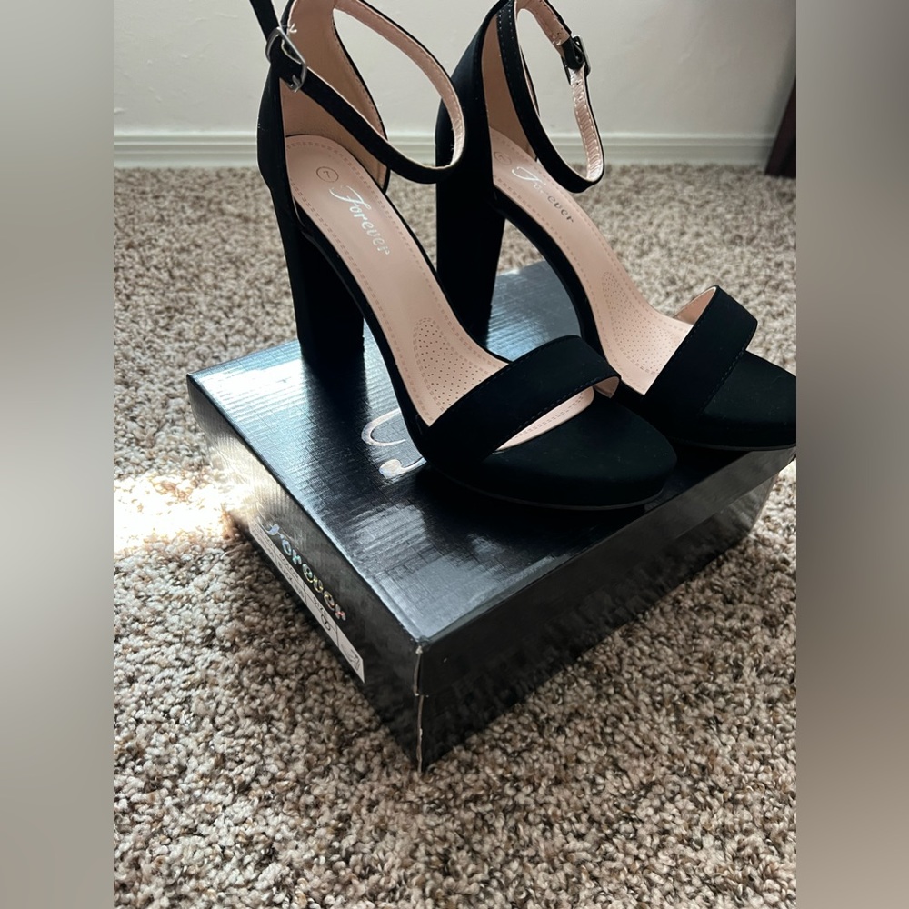 Simple Platform Open Toed High Heels With Toe Str… - image 2